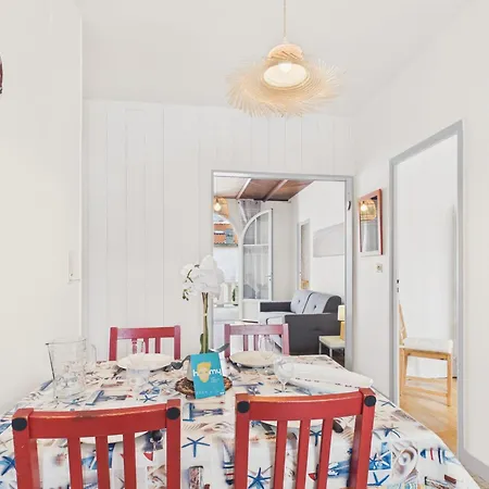 A 100m, Avec Terrasse Pour 4 Apartment