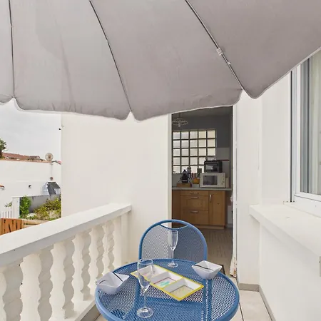 A 100m, Avec Terrasse Pour 4 Apartment *